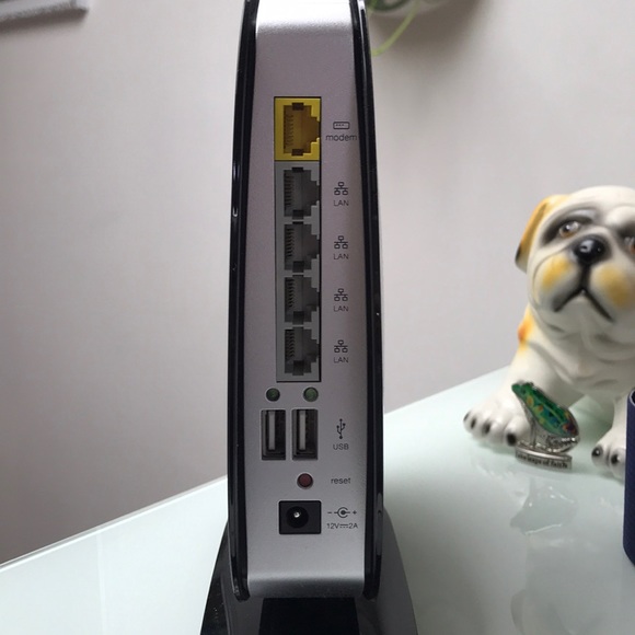 Belkin Router N600 - Picture 2 of 3